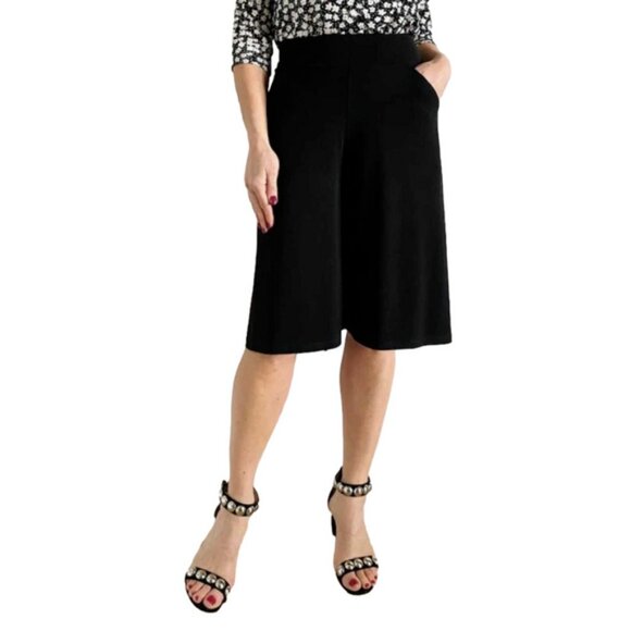 New Kim & Co Black Knee Length Stretch Pull On Gaucho Shorts Size Small bin 4D - Picture 1 of 4